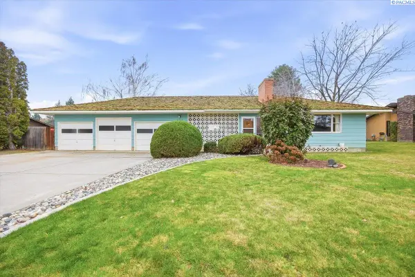 4007 W 18th Ave, Kennewick, WA 99336