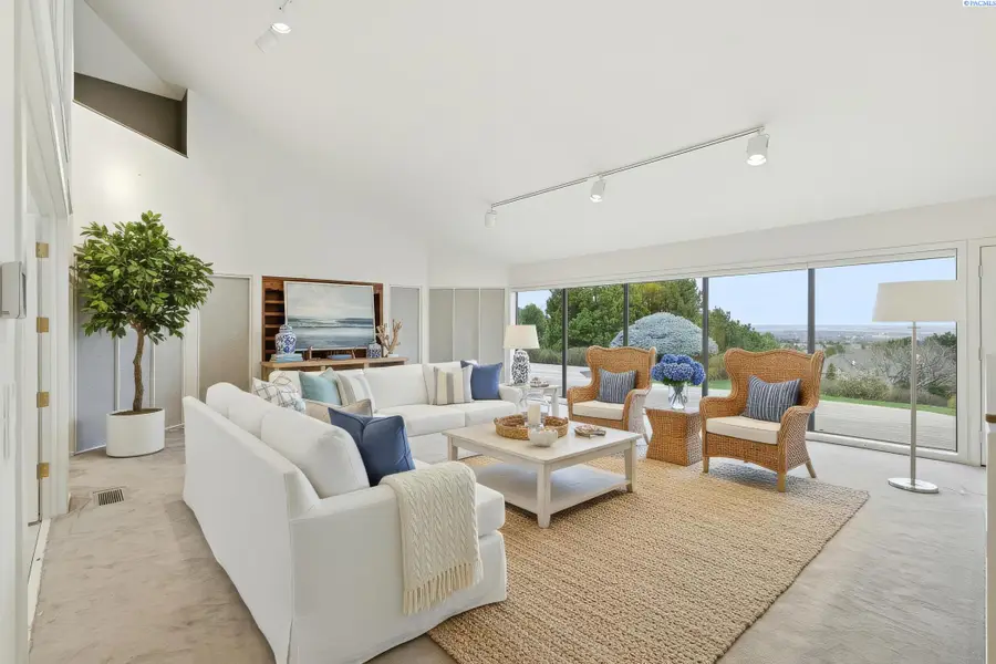 2618 Quarterhorse Way, Richland, WA 99352 - #3