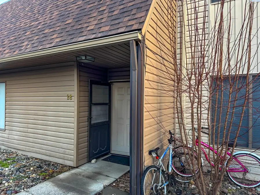 600 SW Crestview St #18, Pullman, WA 99163 - #2