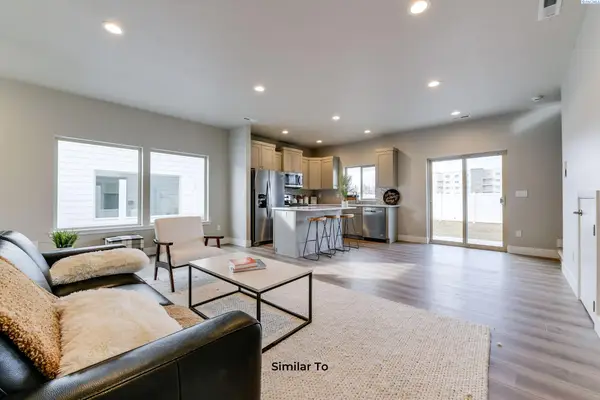 10562 Clearwater Dr, Kennewick, WA 99336