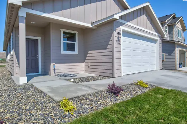 3649 Nuthatch St, Richland, WA 99352