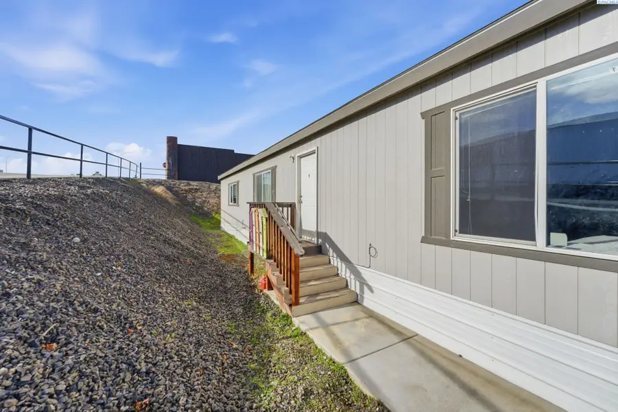 635 Lonetree Ln., Richland, WA 99352 - #2