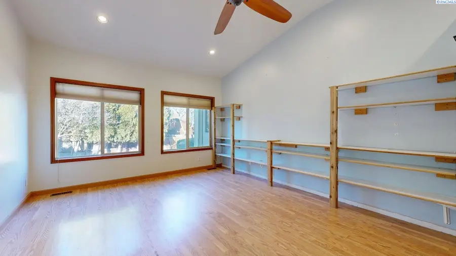 102 View Meadows Court, Richland, WA 99352 - #2