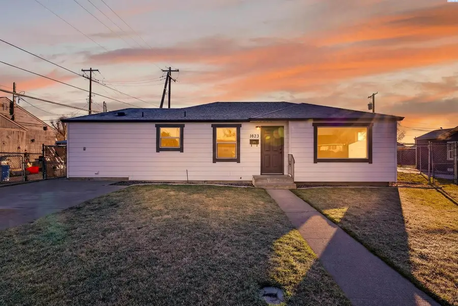 1823 N 11th Ave, Pasco, WA 99301 - #2