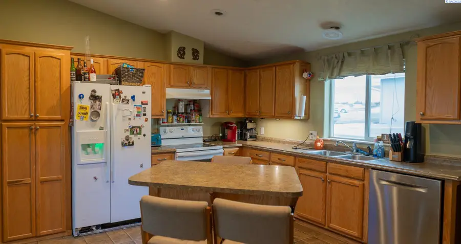 6402 Horizons Ct, Yakima, WA 98901 - #2