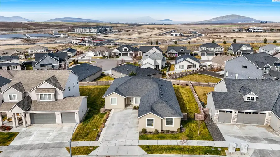 4936 Mcewan Dr, Richland, WA 99352 - #2