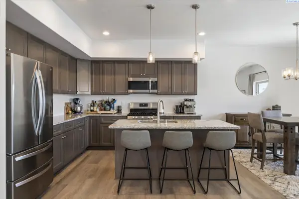 5611 W 32nd Ave, Kennewick, WA 99338