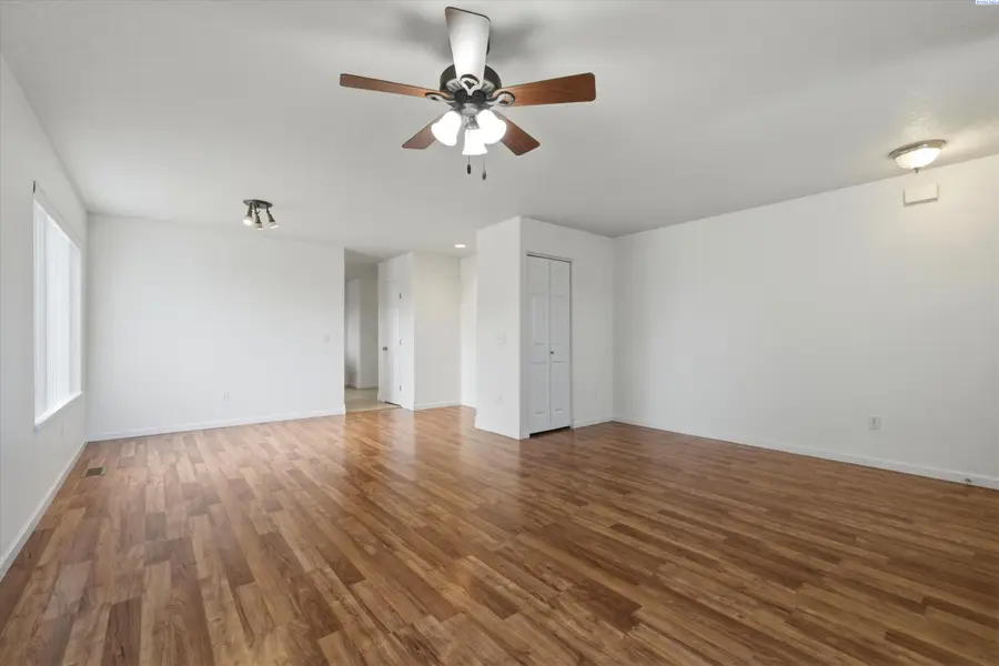 108 Ela Loop, Grandview, WA 98930 - #3