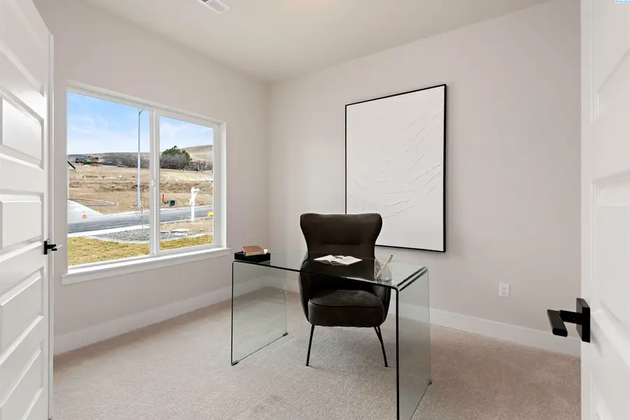 1068 S Florida Loop, Kennewick, WA 99338 - #3