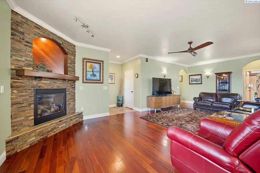 8521 W Canyon Ave, Kennewick, WA 99336 - #3