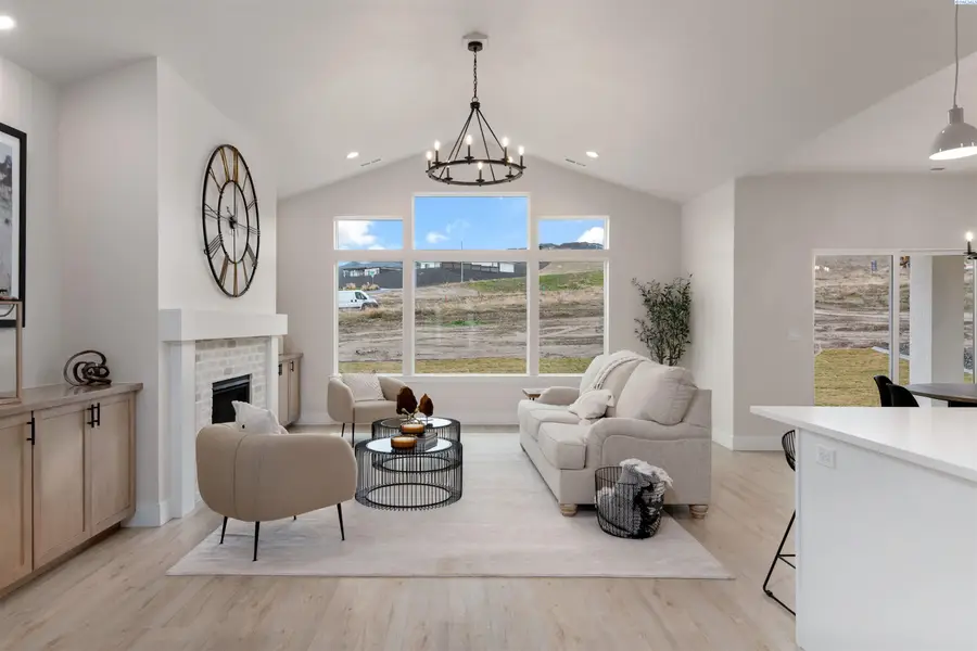 1104 S Florida Loop, Kennewick, WA 99338 - #3