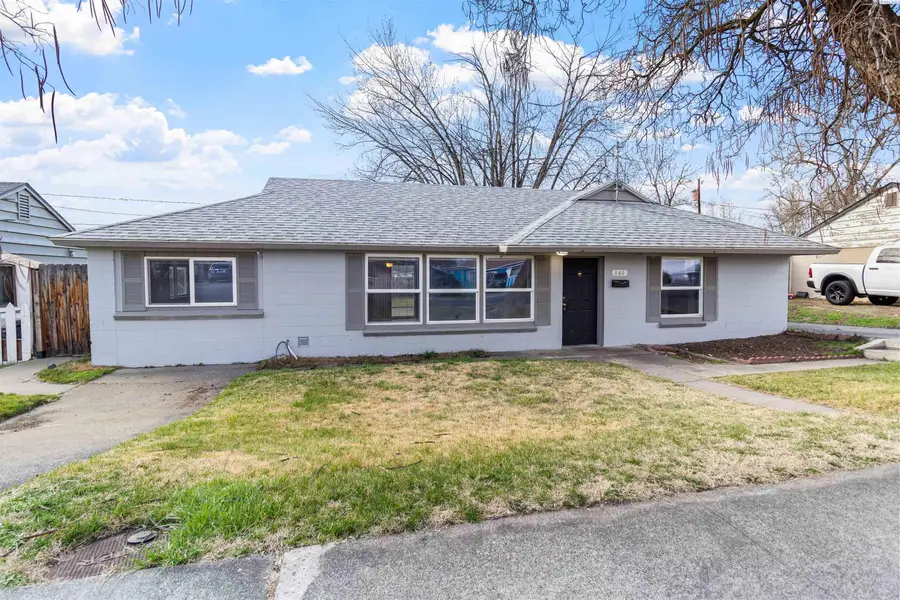 806 S Garfield Street, Kennewick, WA 99336 - #2