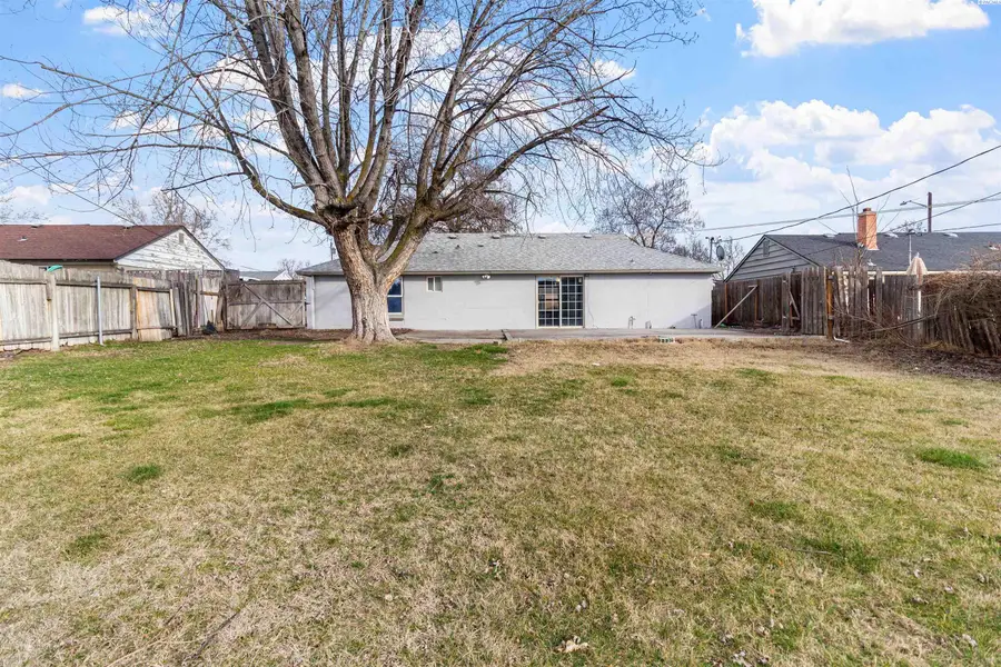 806 S Garfield Street, Kennewick, WA 99336 - #3
