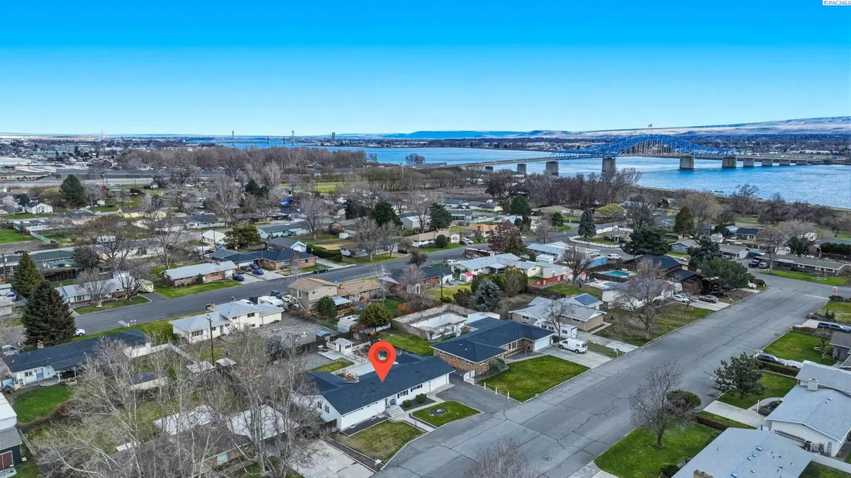 425 Road 37, Pasco, WA 99301 - #1