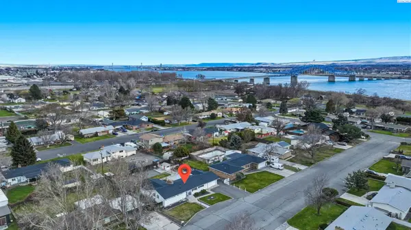 425 Road 37, Pasco, WA 99301