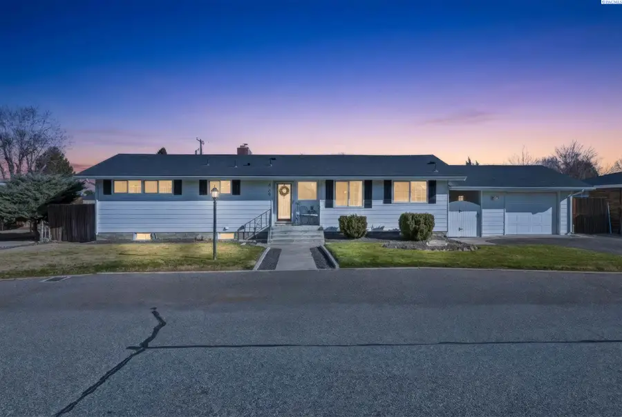 425 Road 37, Pasco, WA 99301 - #2