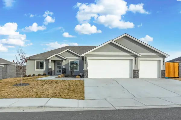 10405 Silverbright Drive, Pasco, WA 99301