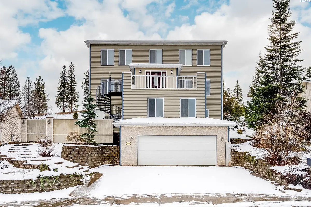 515 NW Robert St, Pullman, WA 99163 - #1