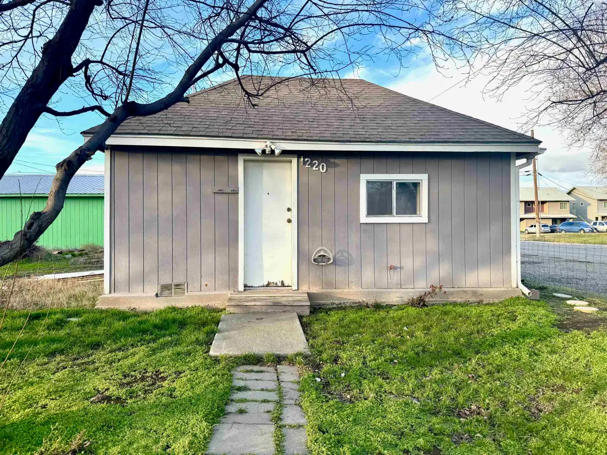 1220 Roosevelt Rd., Sunnyside, WA 98944 - #1