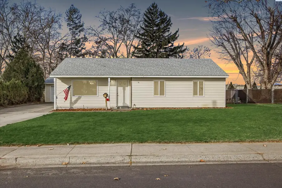 639 Cottonwood Dr., Richland, WA 99352 - #2