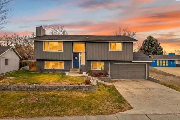 2114 Sparrow Ct, West Richland, WA 99353