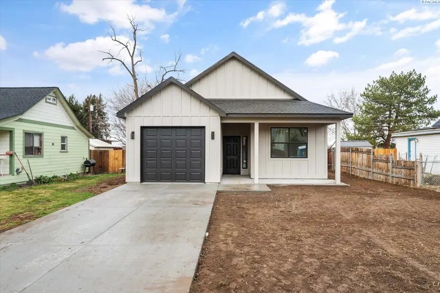 1426 Grant Ave, Prosser, WA 99350 - #2