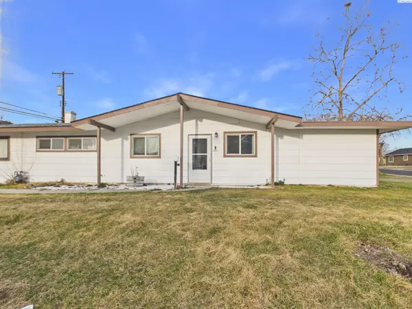 390 Cottonwood Dr, Richland, WA 99352