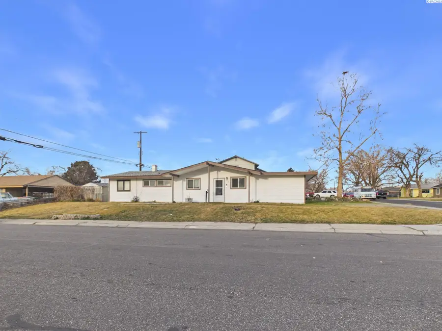 390 Cottonwood Dr, Richland, WA 99352 - #2