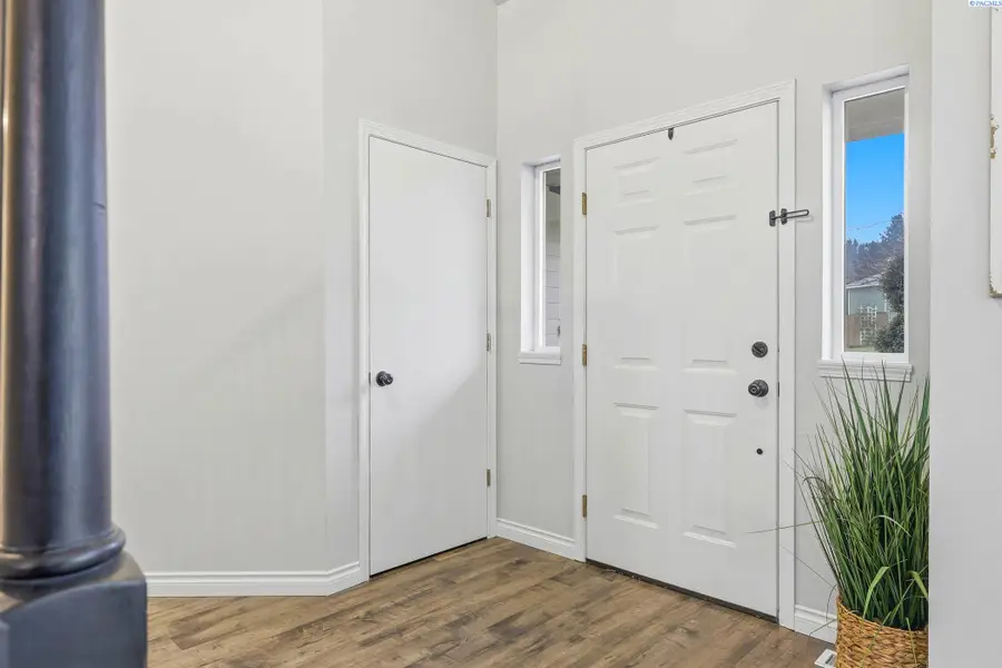 2614 W 34th Ave, Kennewick, WA 99337 - #3
