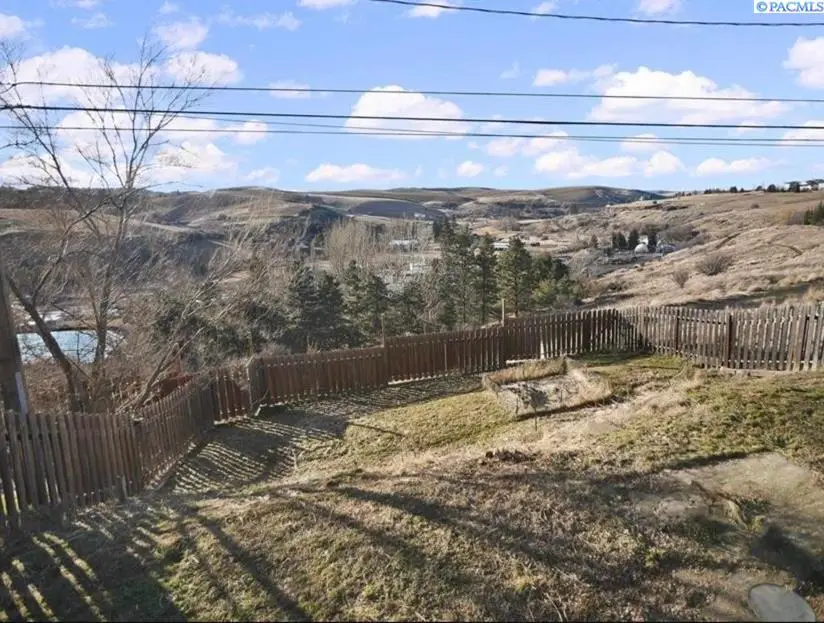 1015 NW Clifford St, Pullman, WA 99163 - #2