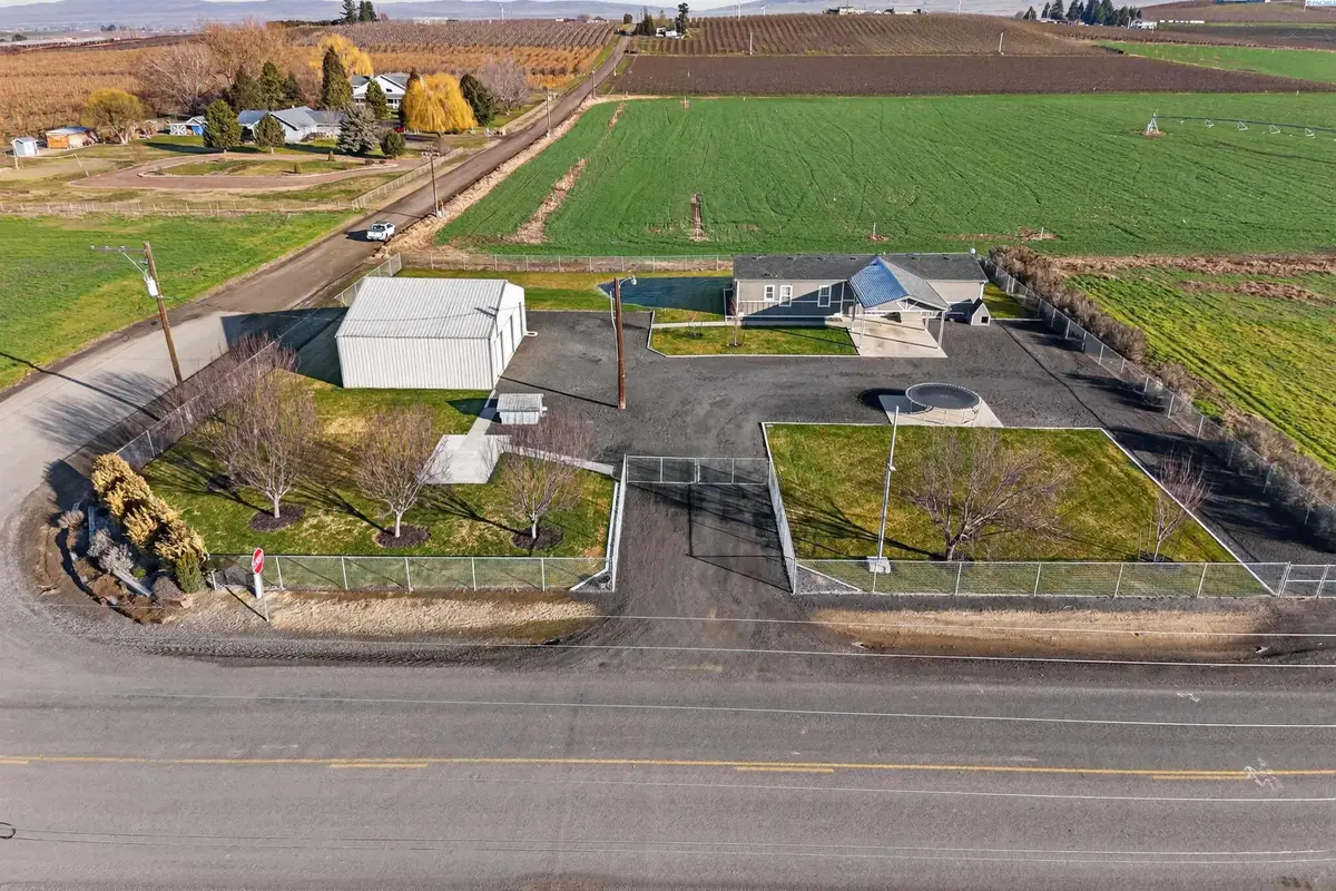 481 Woodworth Rd, Grandview, WA 98930 - #1