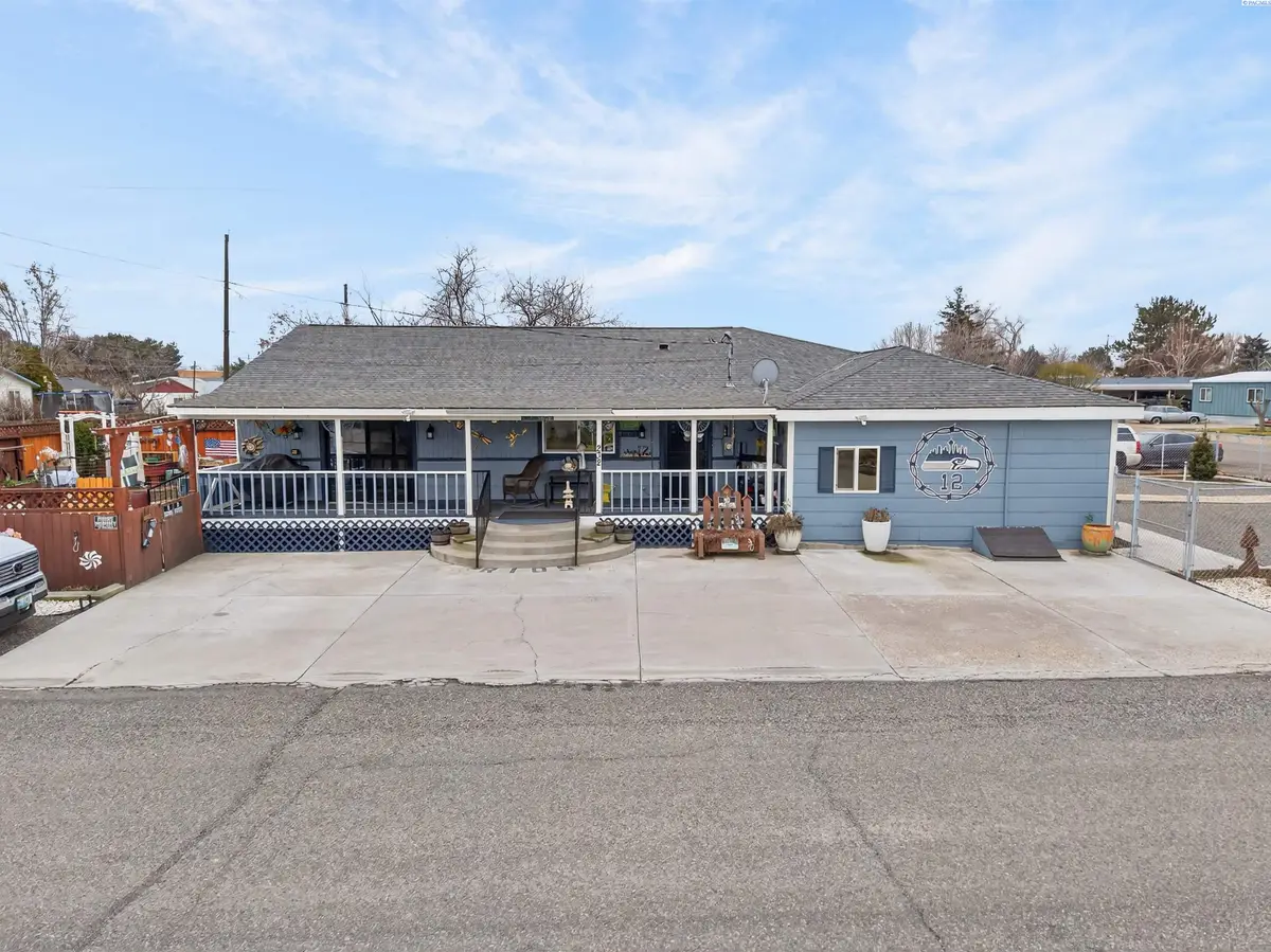 232 6th Ave, Mabton, WA 98935 - #1