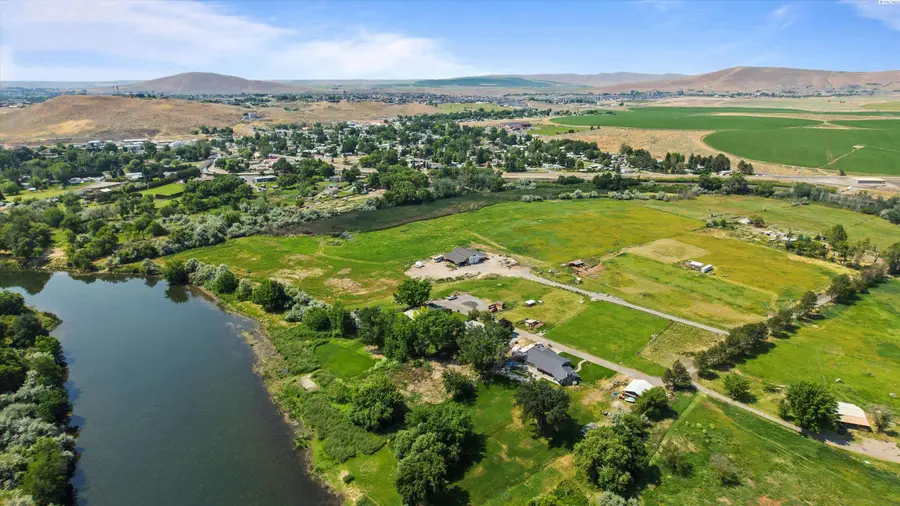 64209 E Grover Pr Ne, West Richland, WA 99353 - #2