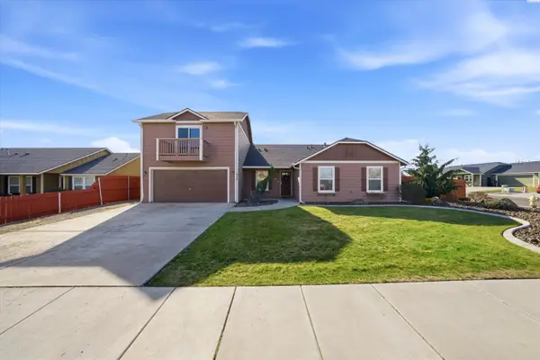 6416 Three Rivers Dr, Pasco, WA 99301