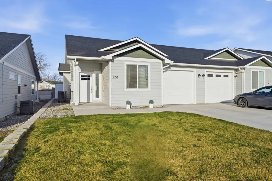 220 Claret Dr, Prosser, WA 99350 - #2