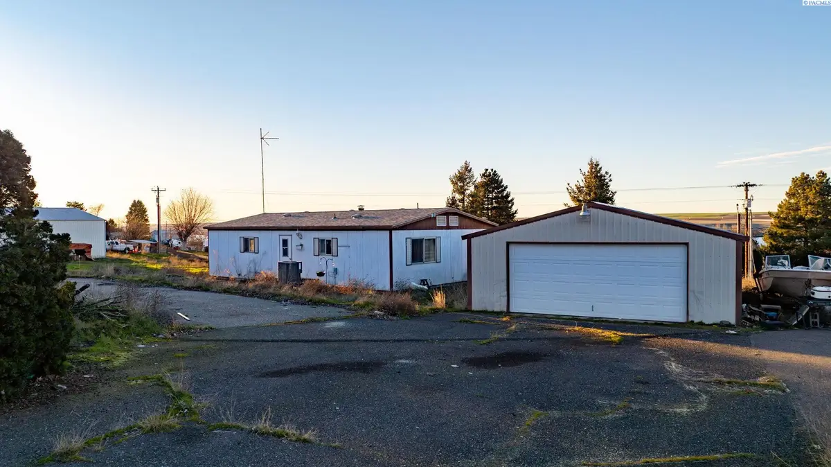 231 Harbor Blvd, Burbank, WA 99323 - #1