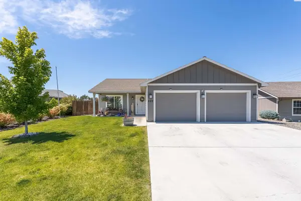 428 Fortaleza Ln, Pasco, WA 99301