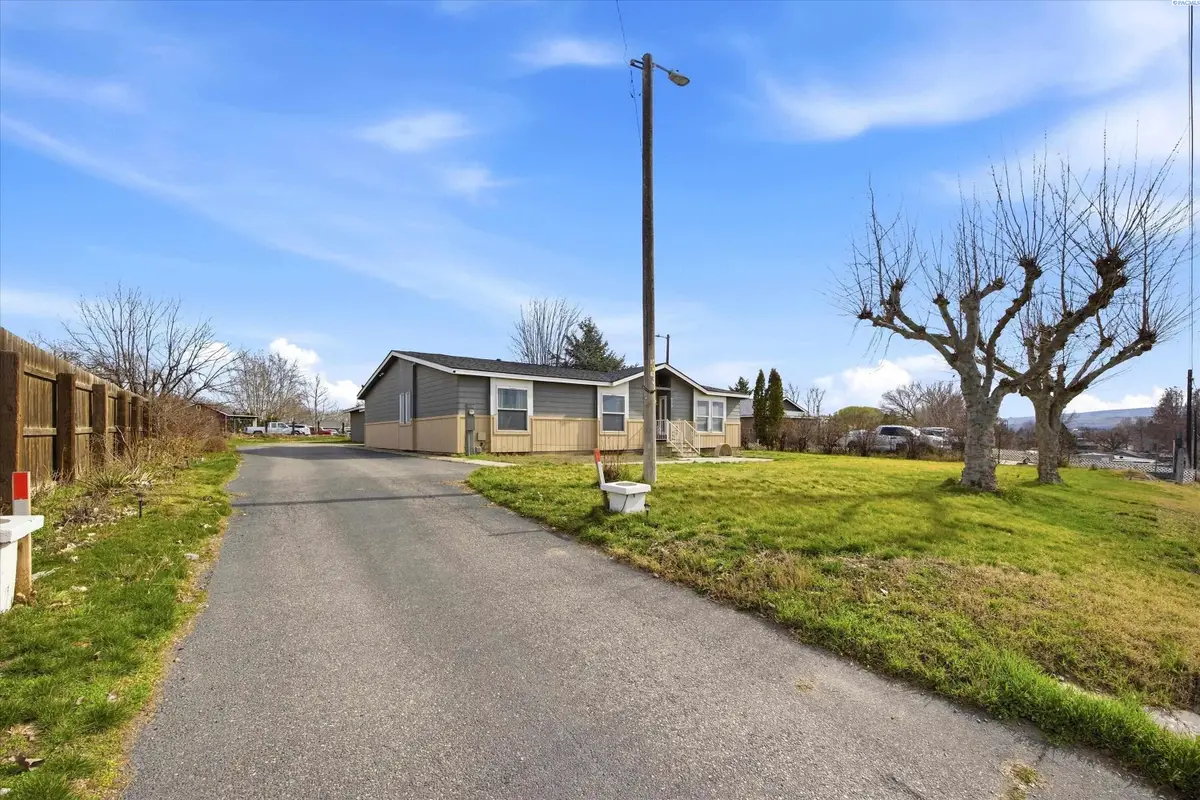 909 S Gum St, Kennewick, WA 99336 - #1