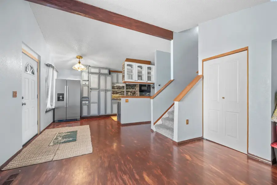 608 E 8th Ave, Kennewick, WA 99336 - #2