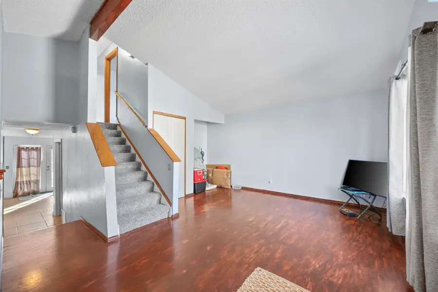 608 E 8th Ave, Kennewick, WA 99336 - #3