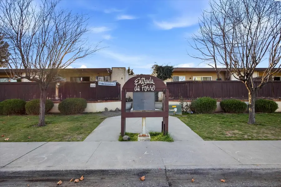 420 S Quincy St, Kennewick, WA 99336 - #2