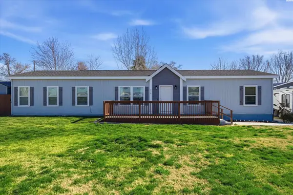 514 14th St, Benton City, WA 99320