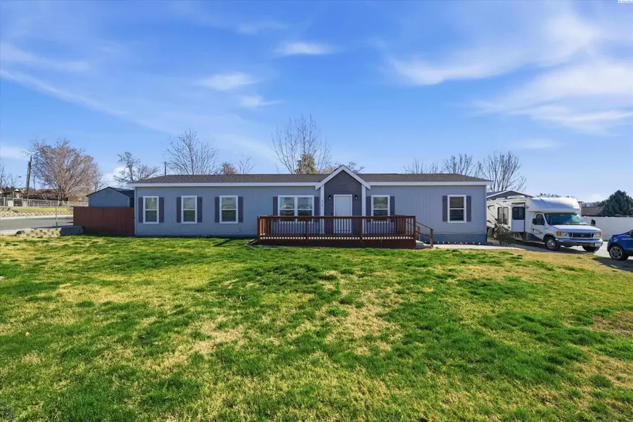 514 14th St, Benton City, WA 99320 - #2