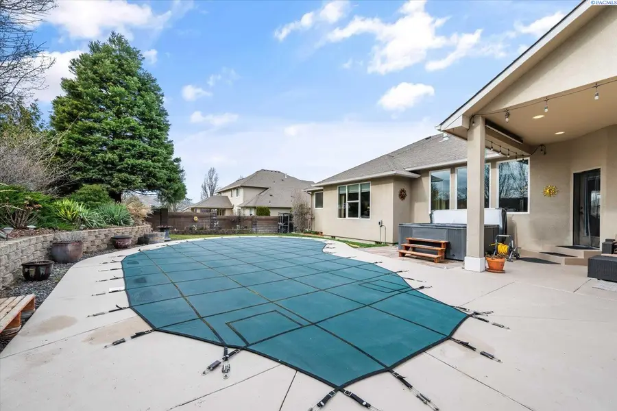 8903 W 6th Ave, Kennewick, WA 99336 - #2