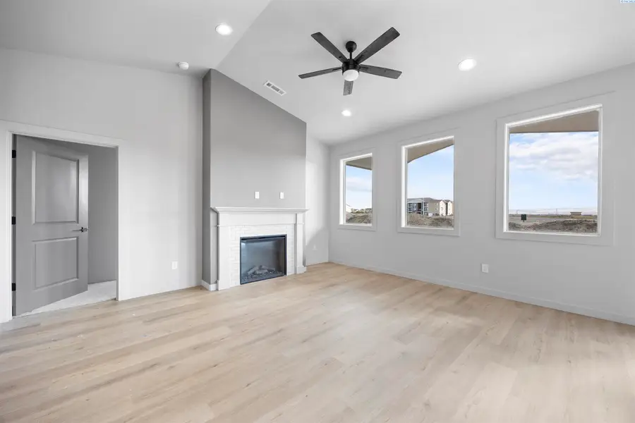 2910 E Helena St, Pasco, WA 99301 - #2