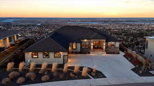 2508 Falconcrest Loop, Richland, WA 99352