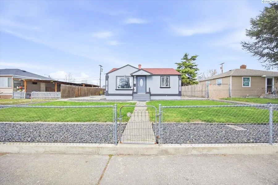 1715 W Bonneville Street, Pasco, WA 99301 - #2