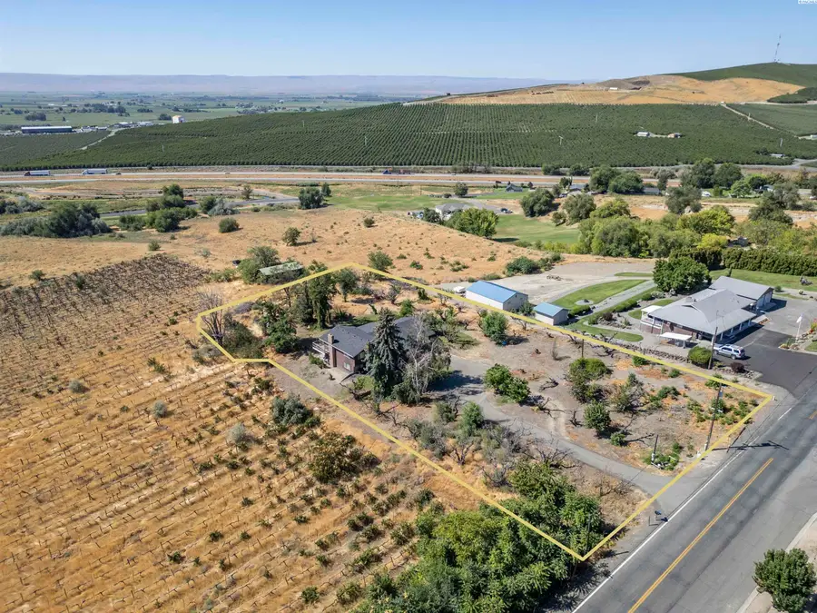 1381 W Riverside Ave, Sunnyside, WA 98944 - #3