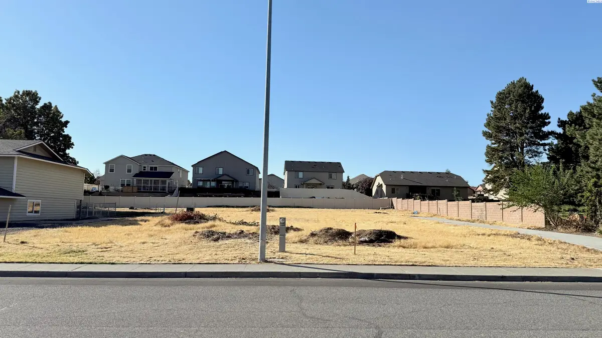 5303 W 26th Ave, Kennewick, WA 99338-0000 - #1