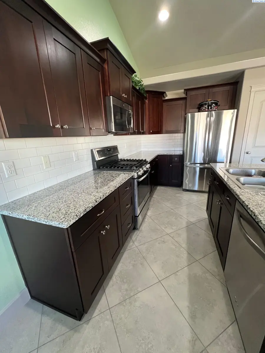 5005 Pinehurst Drive, Pasco, WA 99301 - #3